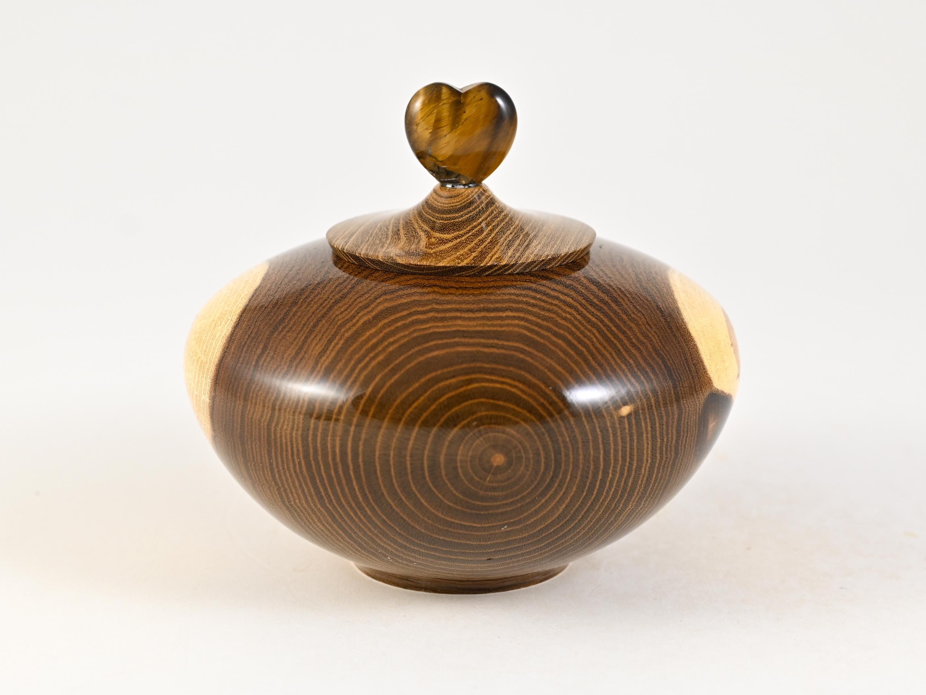 Handmade Laburnum Keepsake Wood Urn (20 c.i.)