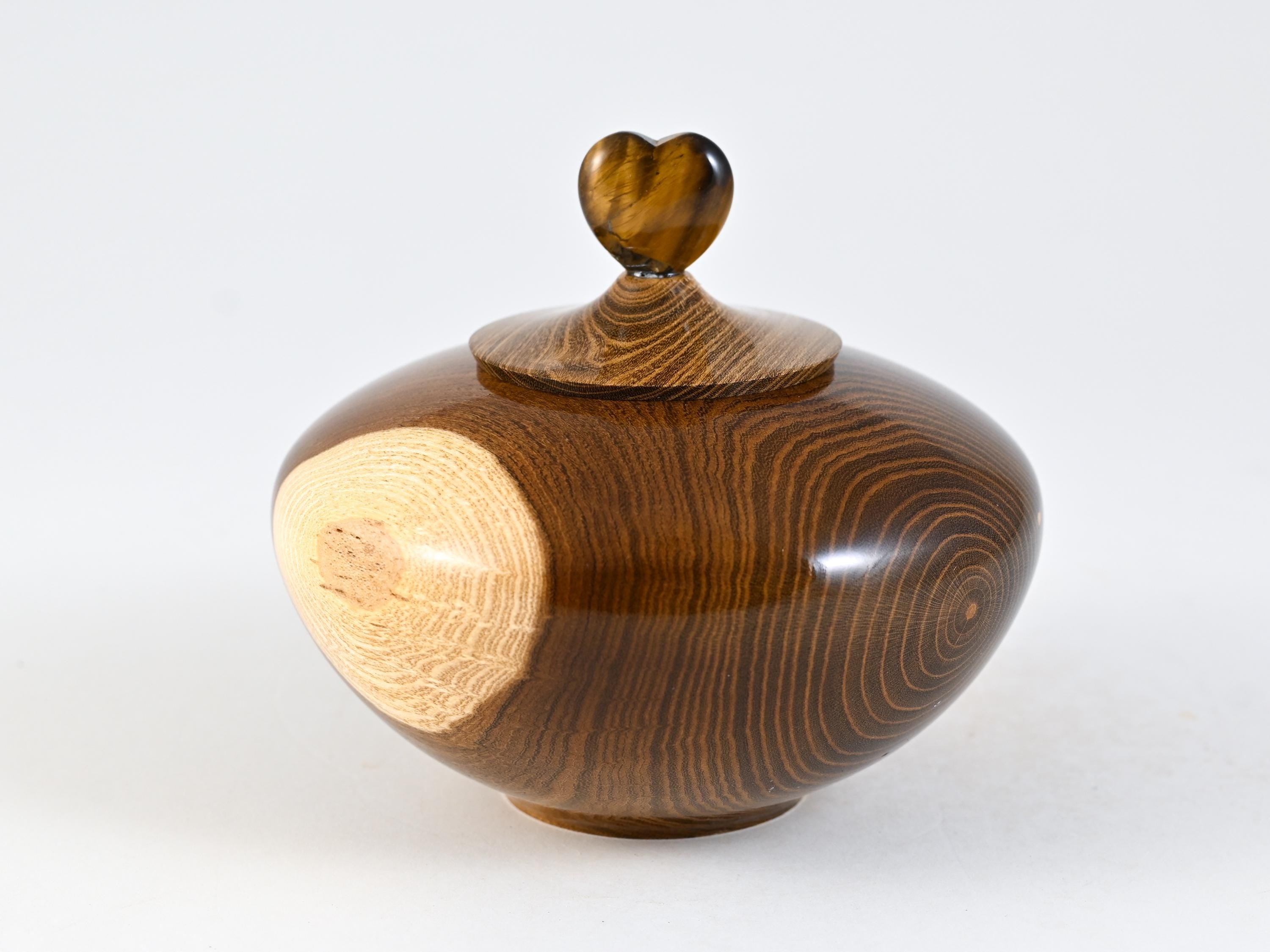 Handmade Laburnum Keepsake Wood Urn (20 c.i.)