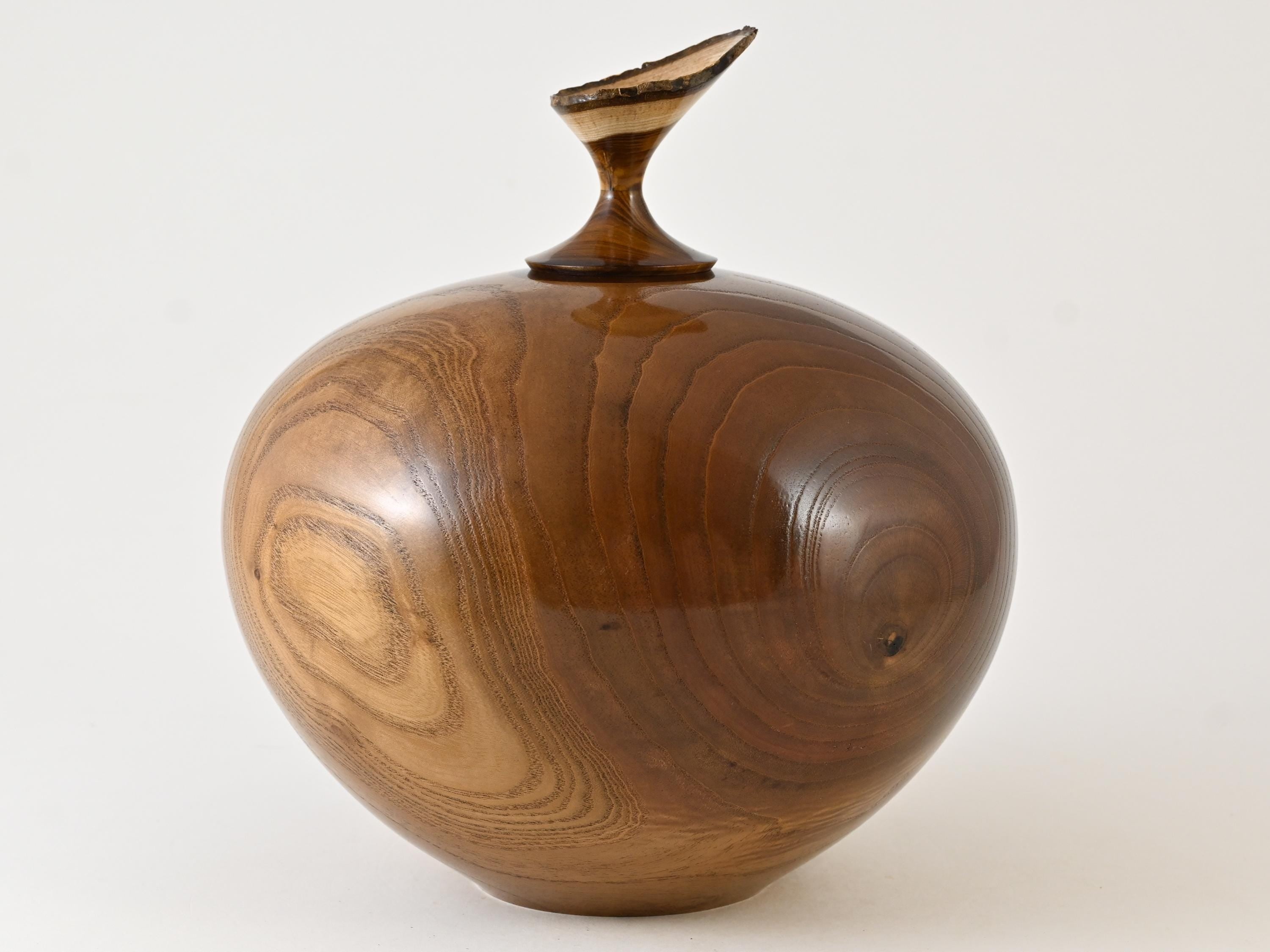 Handmade Chinese Cork Wood Urn ( 250 c.i)